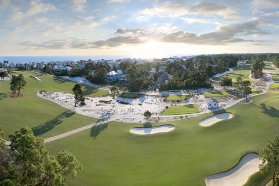 Homes and a golf course in Gulf Breeze